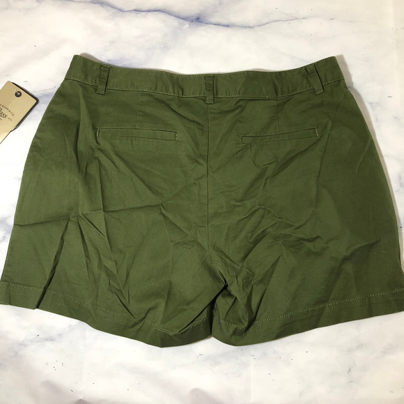 G.H. Bass & Co Olive Green 5" Shorts - Picture 8 of 8